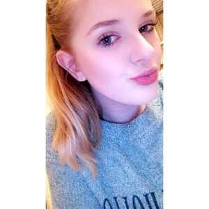 Meet your Posher, Adria
